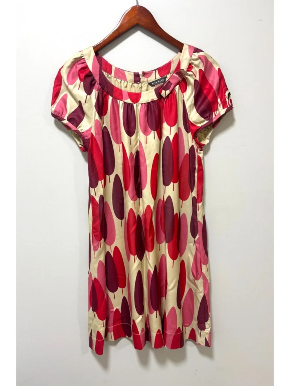 ASO Summer Roberts in The O.C. Vintage Orla Kiely Mini Tunic Abstract Leaf Dress